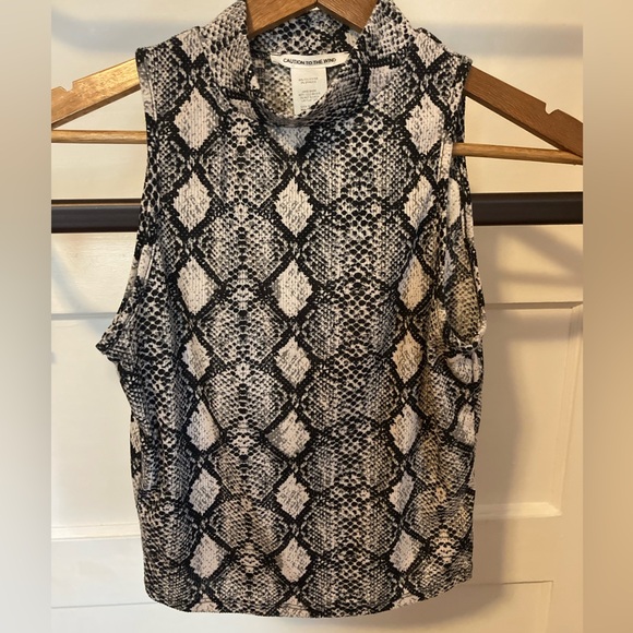 Caution to the Wind snakeskin crop top size x-small - Picture 1 of 4